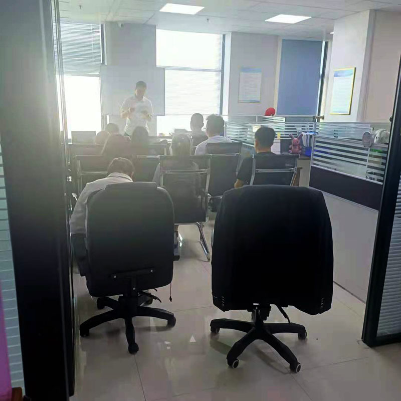 山東邦泰機電設(shè)備有限公司年中總結(jié)和規(guī)劃會議進行中……