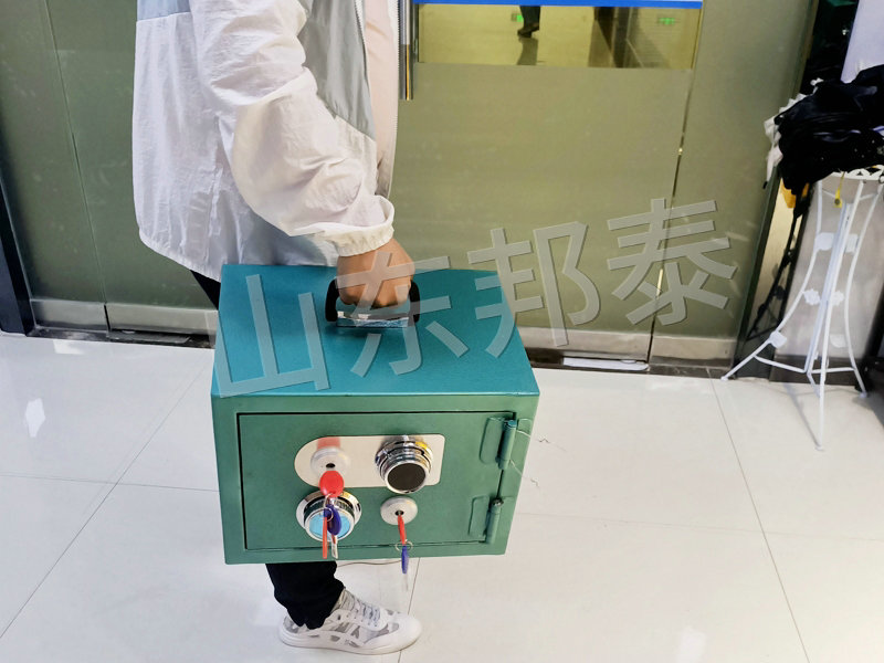 便攜式雷管柜和炸藥柜及雙背帶鋼板材質(zhì)炸藥箱   ~！新品推送！~
